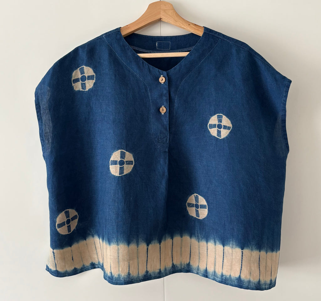 Juji - Irish linen pullover shibori dyed with organic indigo