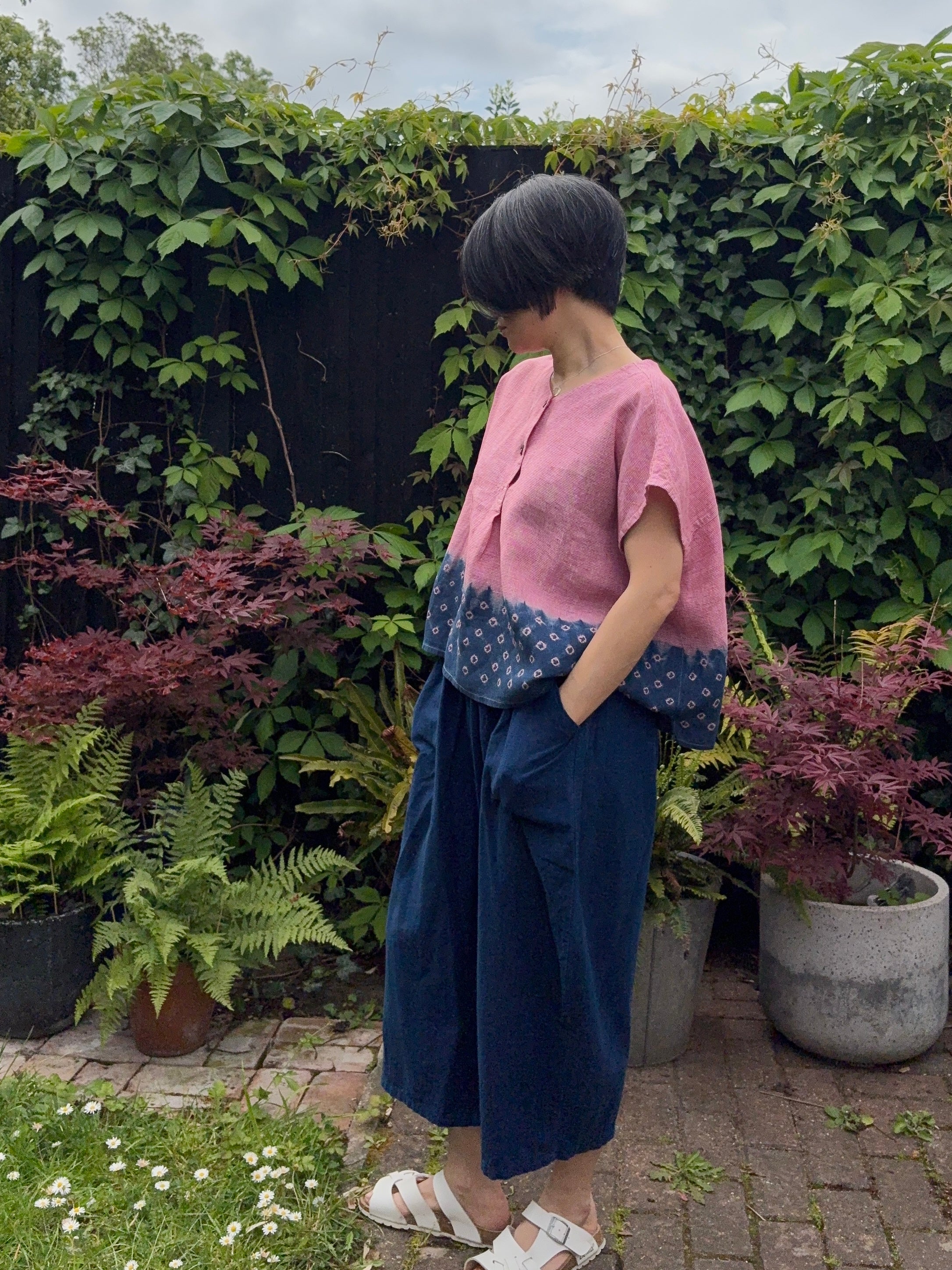 Kanoko Aka - red dogtooth check Irish linen pullover shibori dyed with organic indigo