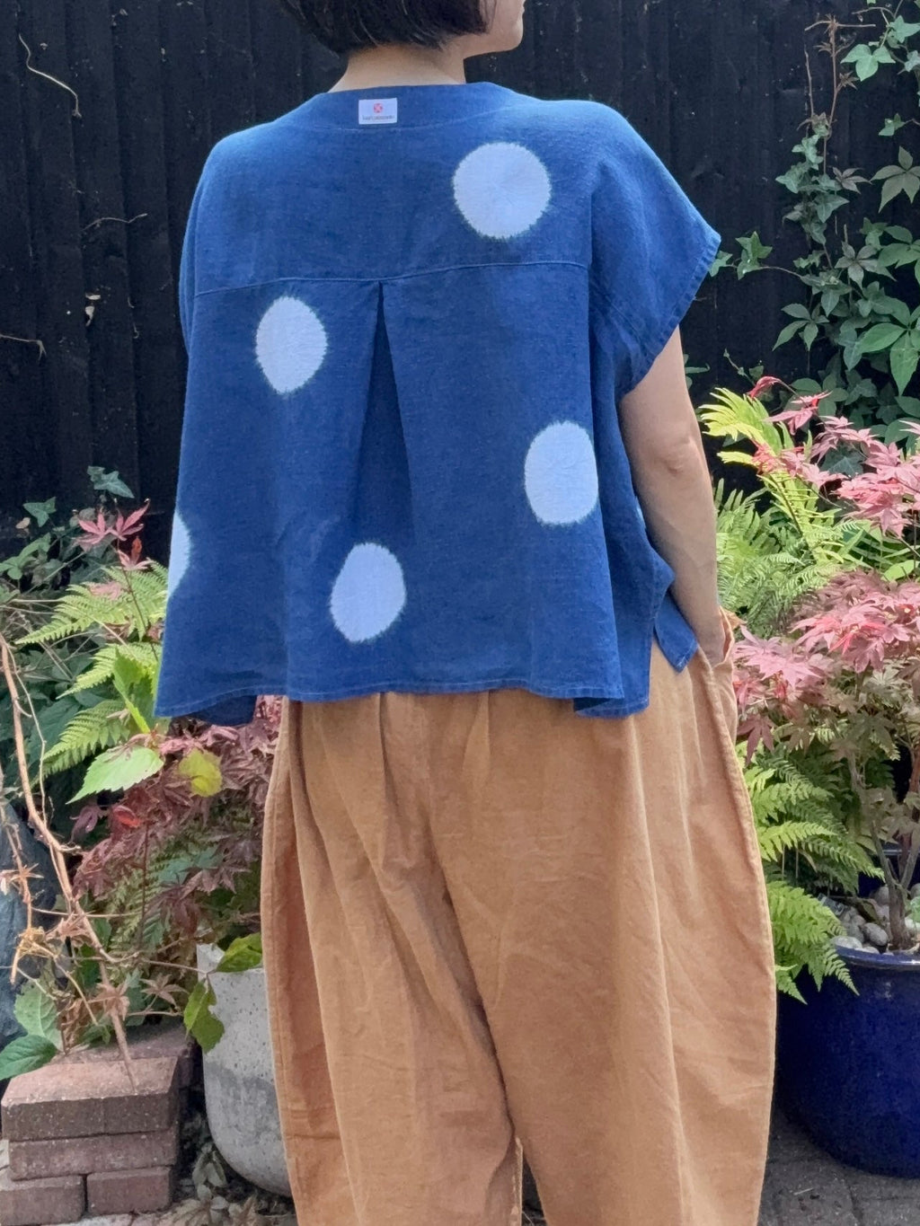 Maru - Irish linen pullover Shibori dyed with indigo