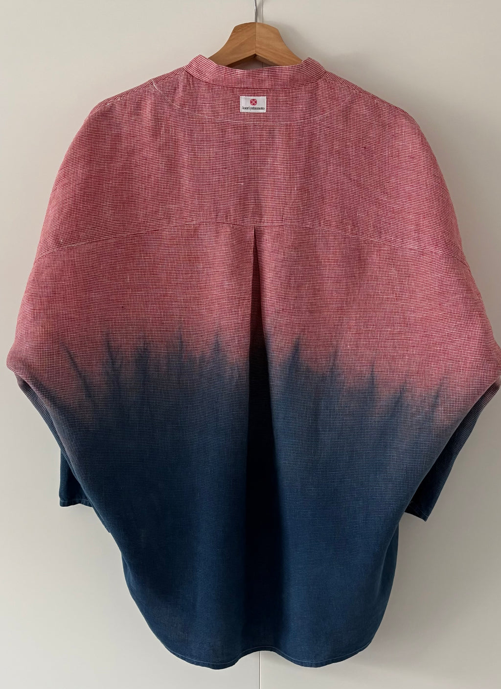 Akafuji 赤富士 - Red dogtooth checked Irish linen pullover dyed with organic indigo