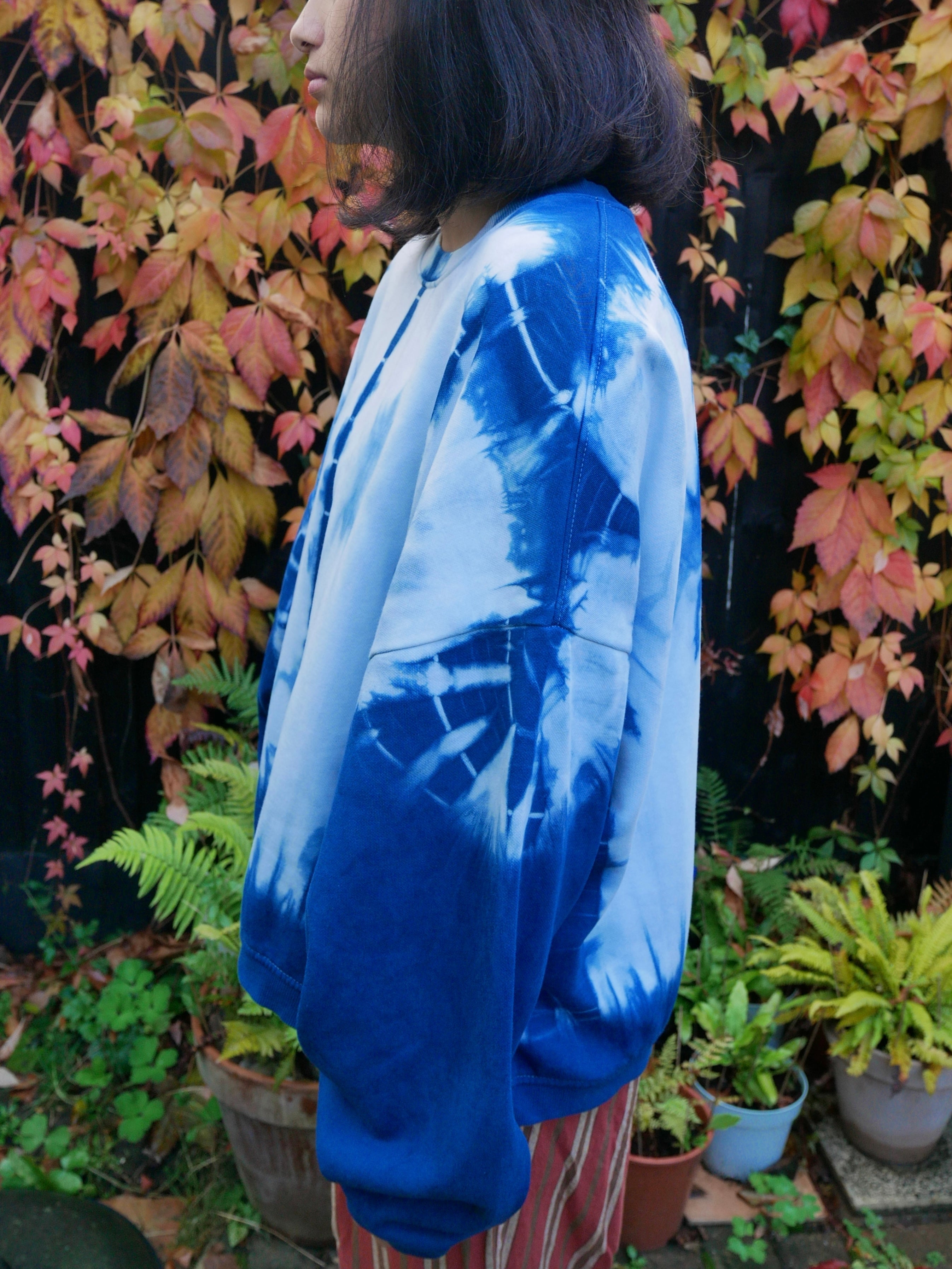 Cropped Organic Cotton Sweatshirt L hand dyed with indigo image 3
