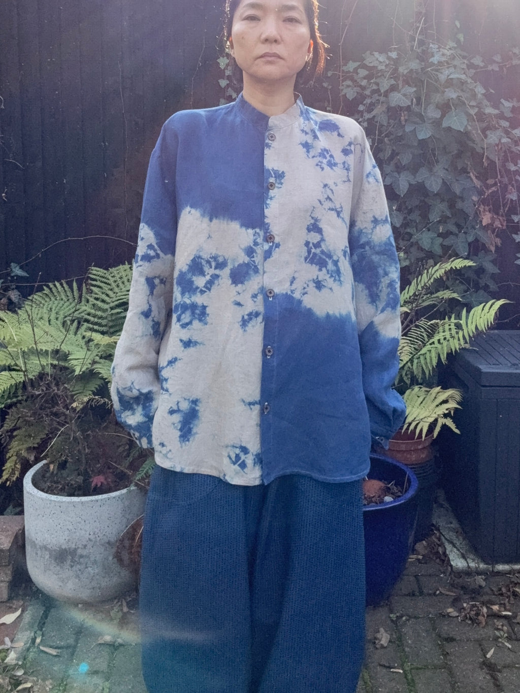 Red Irish linen shirt dyed with organic indigo Men's  Large  image 3