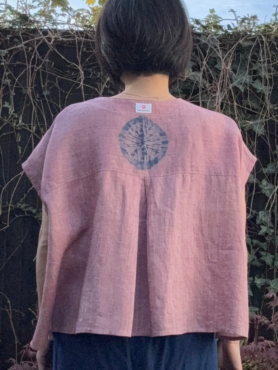 Karamatsu - Japanese linen pullover red shibori dyed with organic indigo