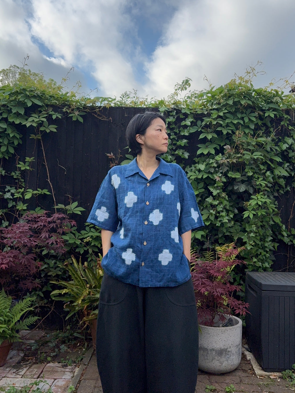Jacquard checked Irish linen open collar shirt dyed with organic indigo - Juji - Men’s M