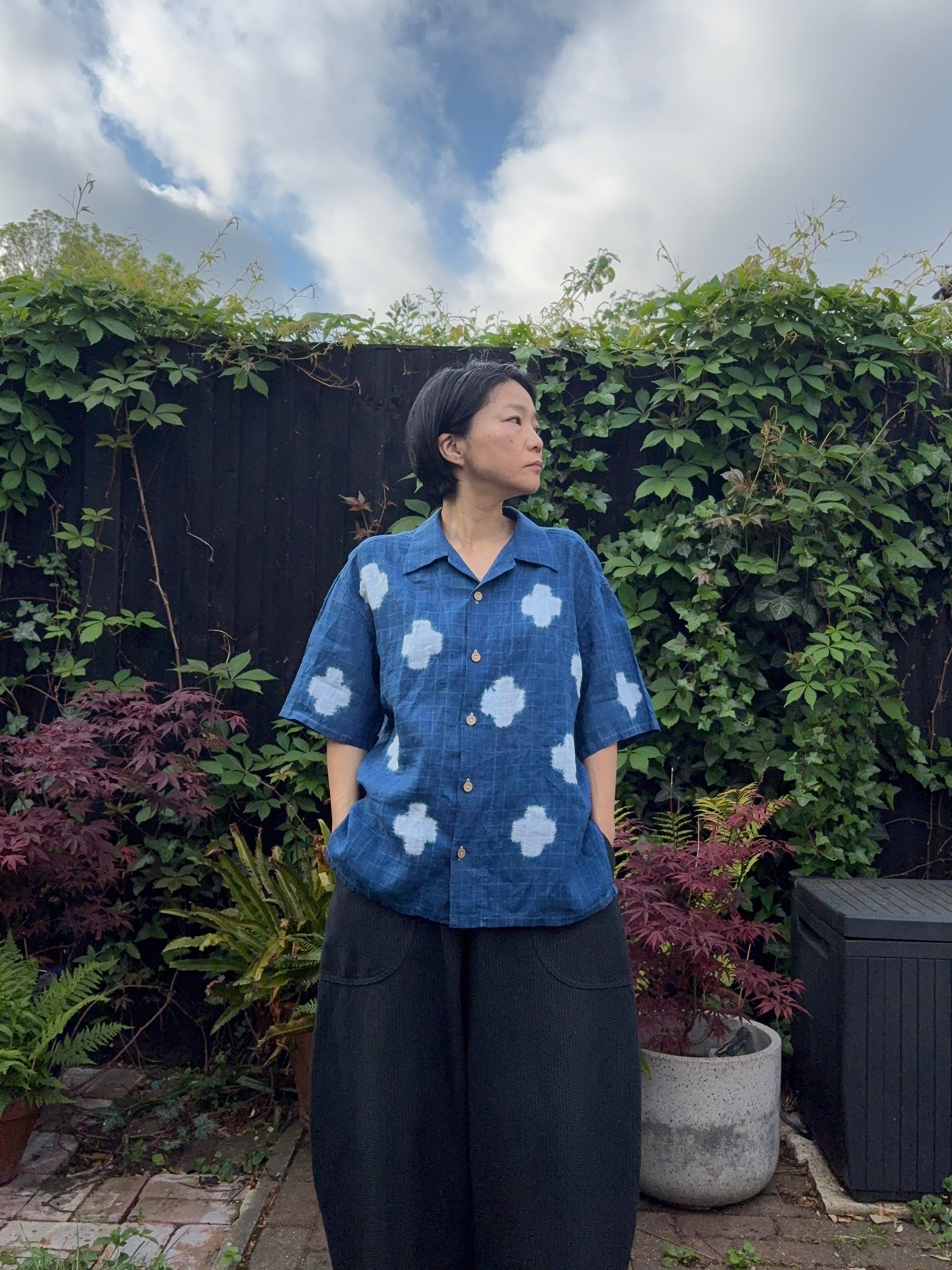 Jacquard checked Irish linen open collar shirt dyed with organic indigo - Juji - Men’s M