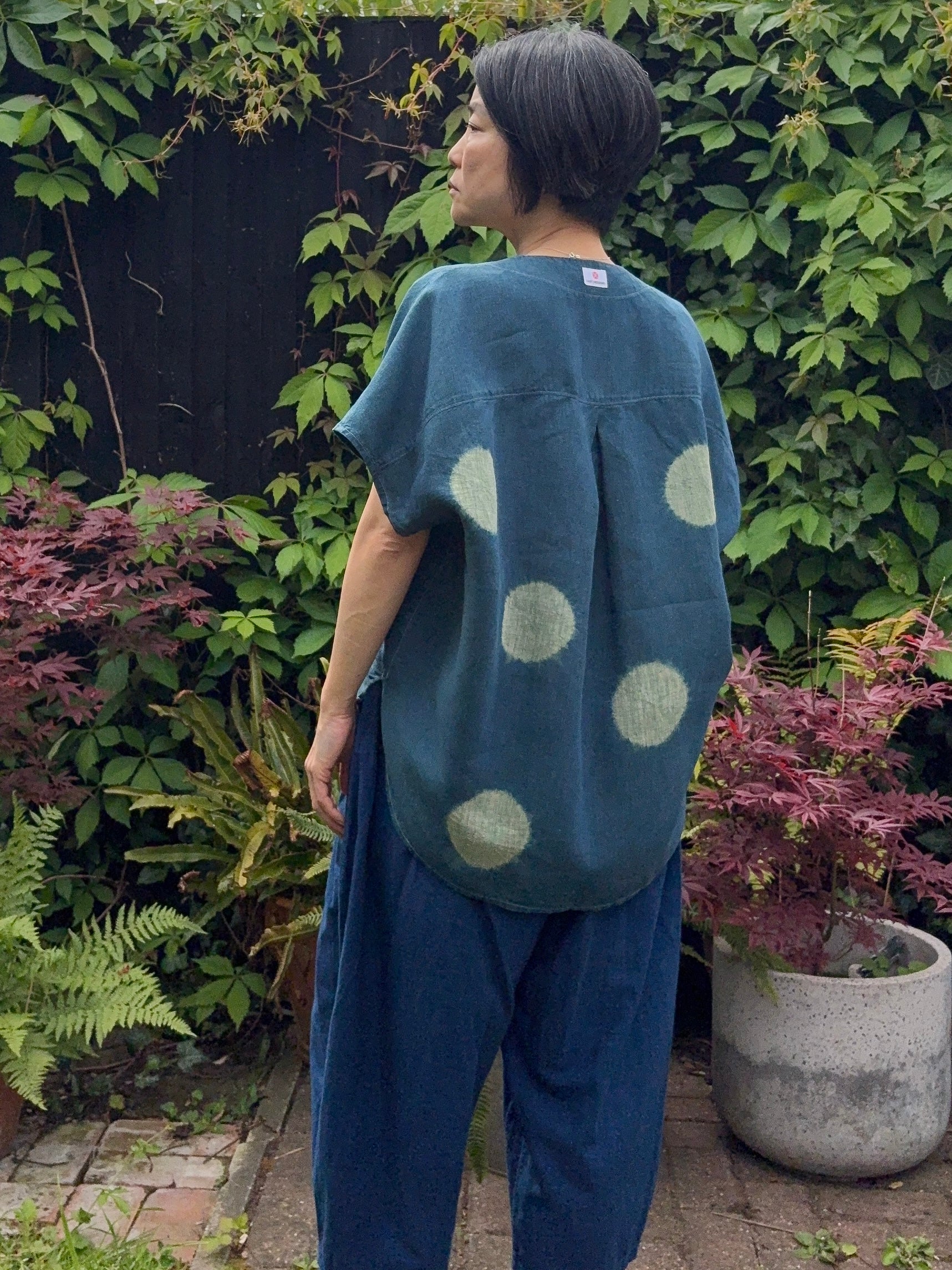 Maru Midori  - Green cross Irish linen pullover shibori dyed with organic indigo