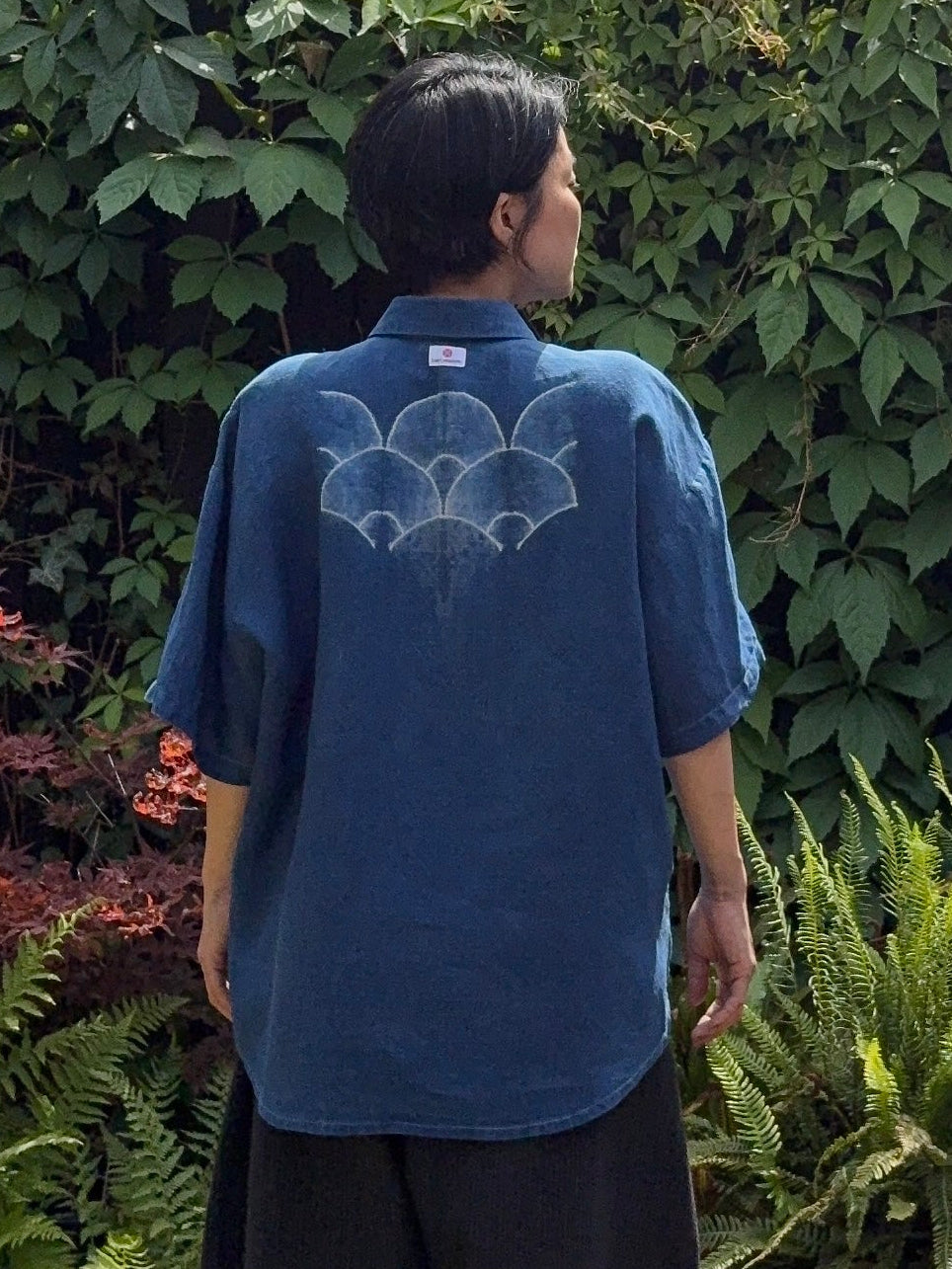 Irish linen half sleeve shirt hand shibori dyed with organic indigo - Seigaiha - wave
