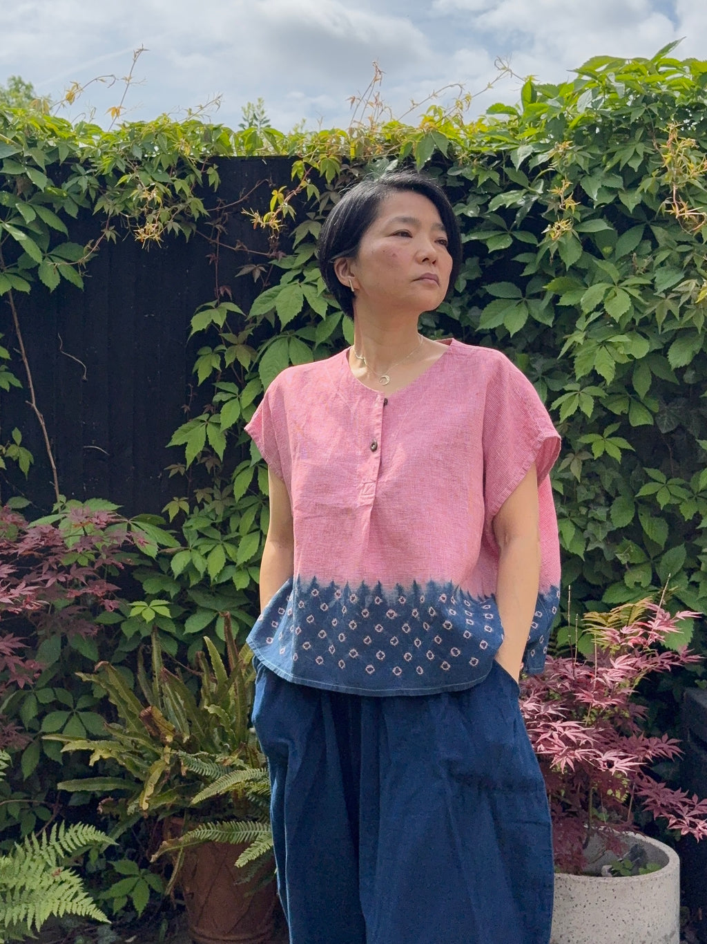 Kanoko Aka - red dogtooth check Irish linen pullover shibori dyed with organic indigo