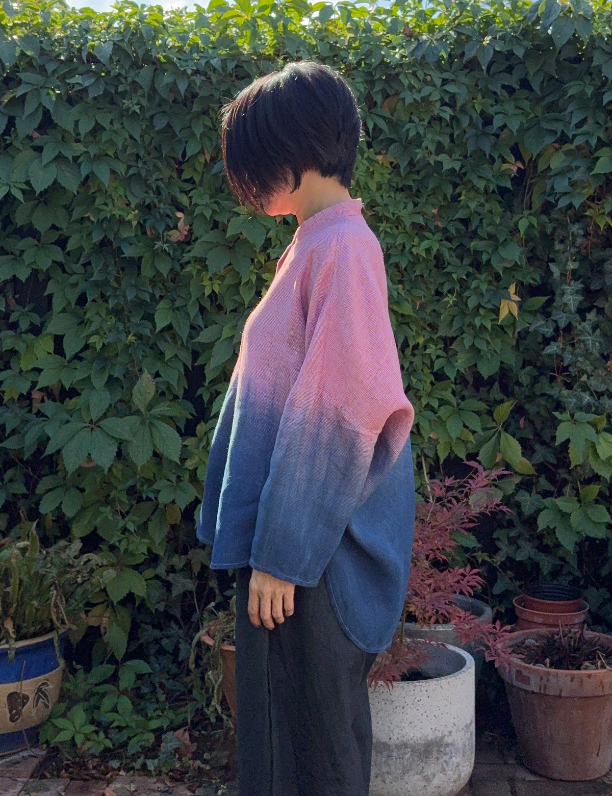 Akafuji 赤富士 - Red dogtooth checked Irish linen pullover dyed with organic indigo