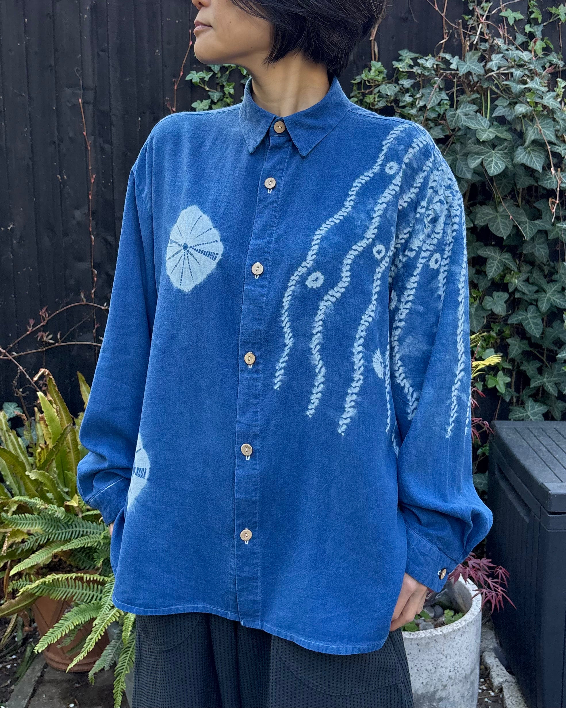 Willow and Spiders - Bamboo Linen blend Shirt Shibori dyed with organic indigo Men's L